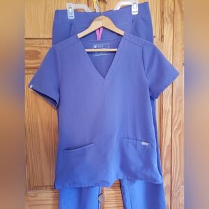 Figs Amethyst Women's Scrub Set